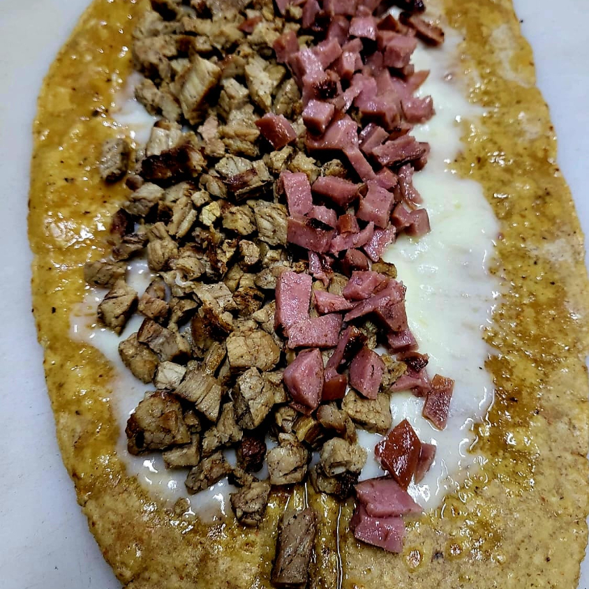 QUESADILLA MIXTA (QUESO, CARNE Y POLONÉS)