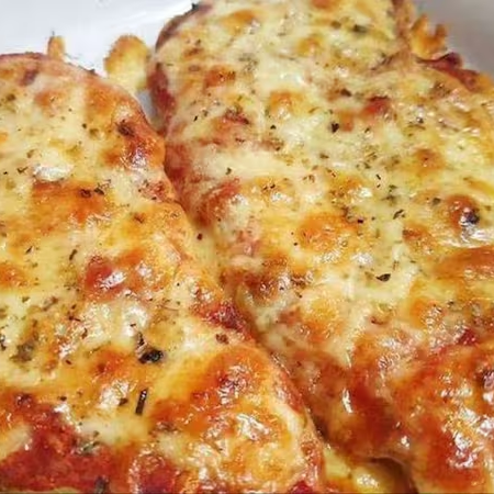 Acompanhamento arroz, feijão e 1 tipo de salada ou fritas