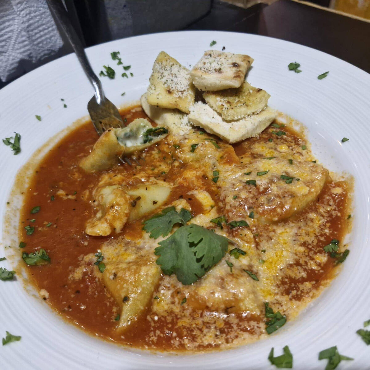 RAVIOLES A LA POMODORO