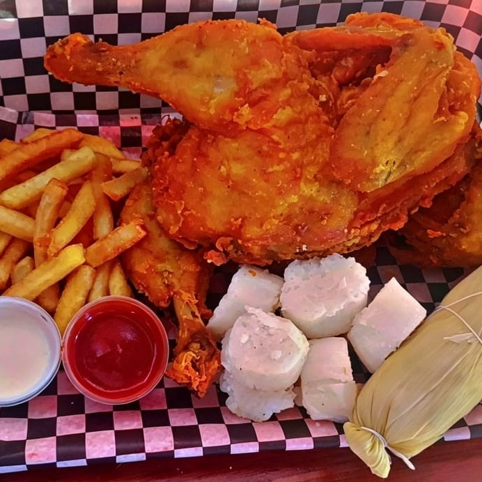 Pollo entero broaster