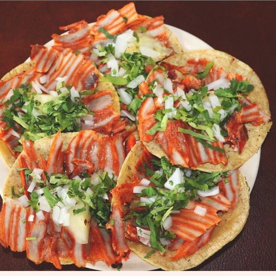 5 Tacos de Maíz Pastor más Refresco