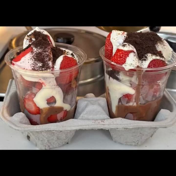 2vasos de 10oz con Fresa, Crema y NUTELLA