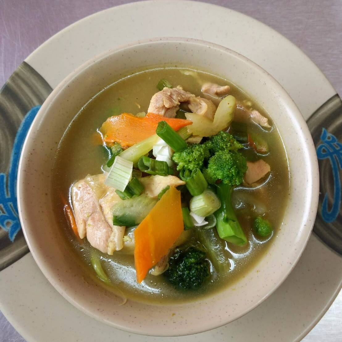 1/2 Litro Sopa: Pollo Con Verduras
