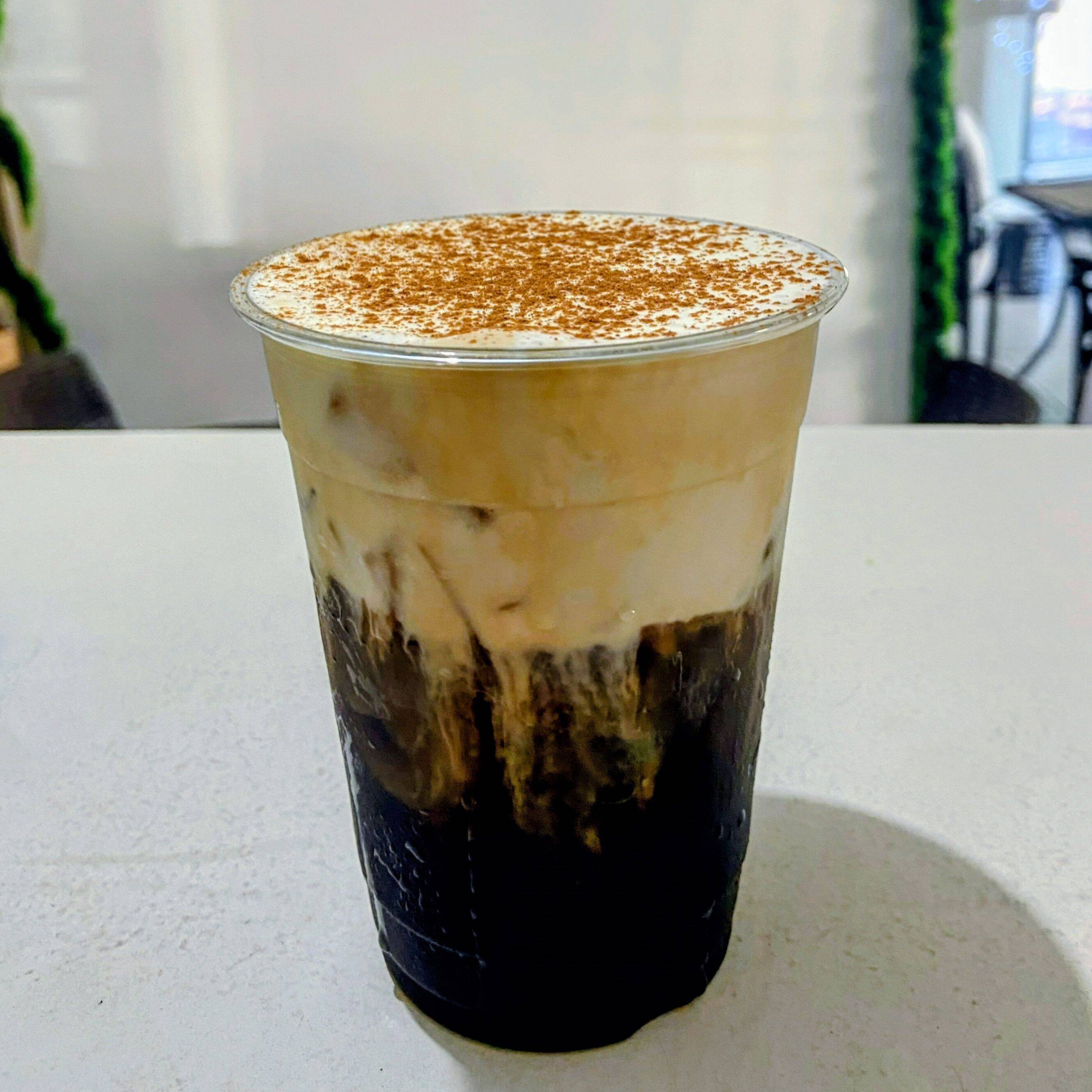 Iced Coffee con Cold Foam Vainilla 16 Oz