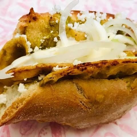 Lonche de chilaquiles verdes