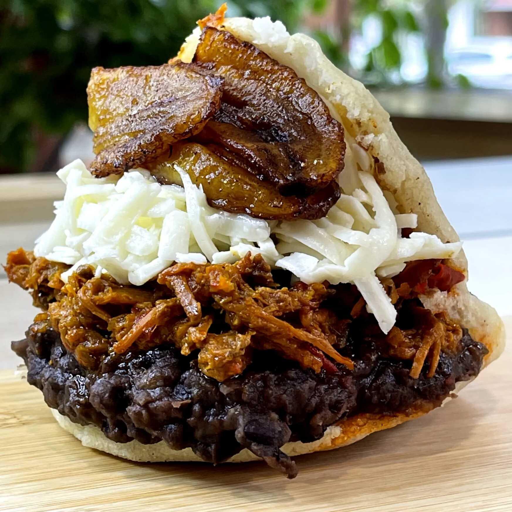 Combo Duo 2 Arepas a Eleccion + Cocacola