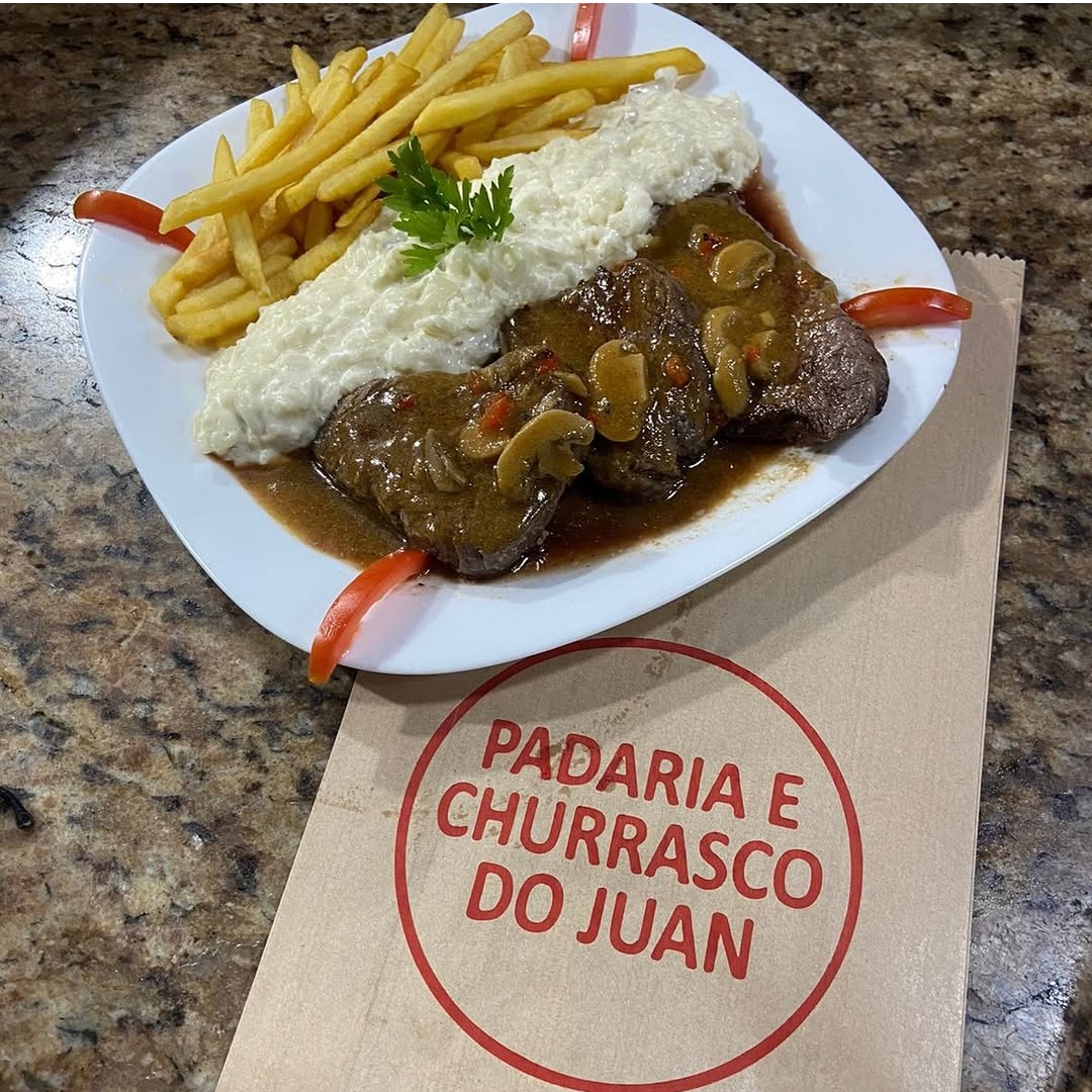 2 Escalopinhos de Filé Mingnon com Arroz piamontese e Fritas