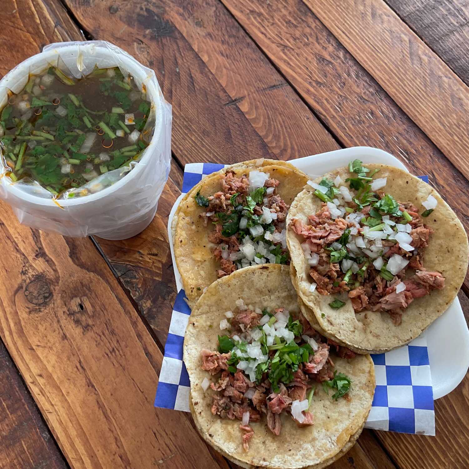 3 tacos + consomé
