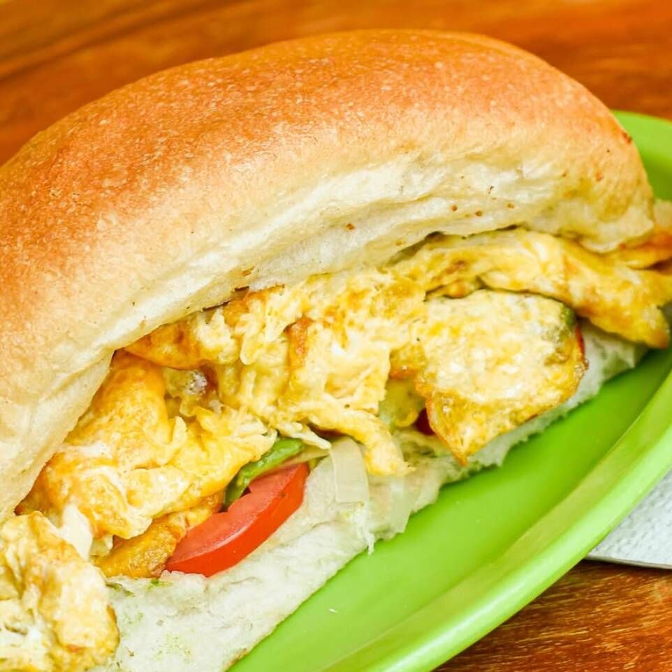 Torta Gigante de Huevo con Quesillo