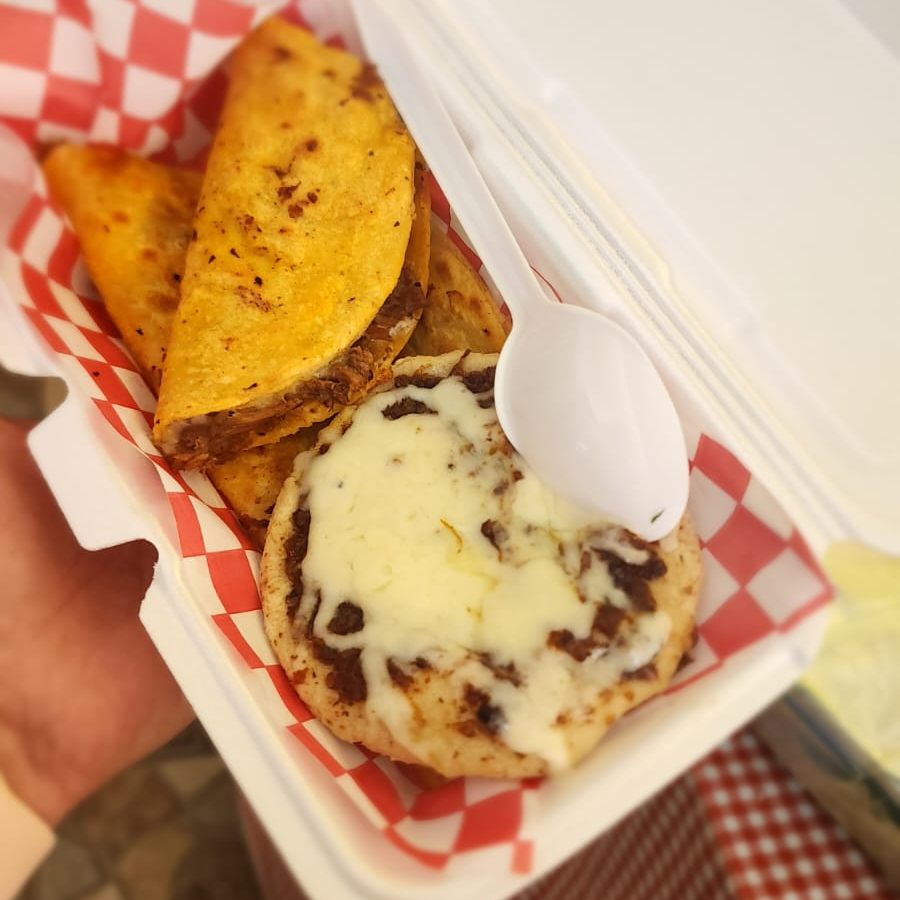 Combo Gordita Y Quesabirrias