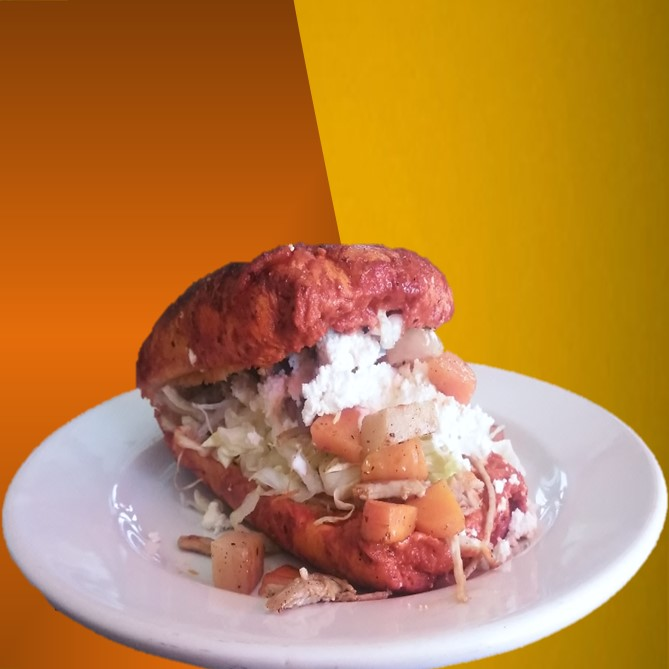 Guajolote de Carnitas o Jamón