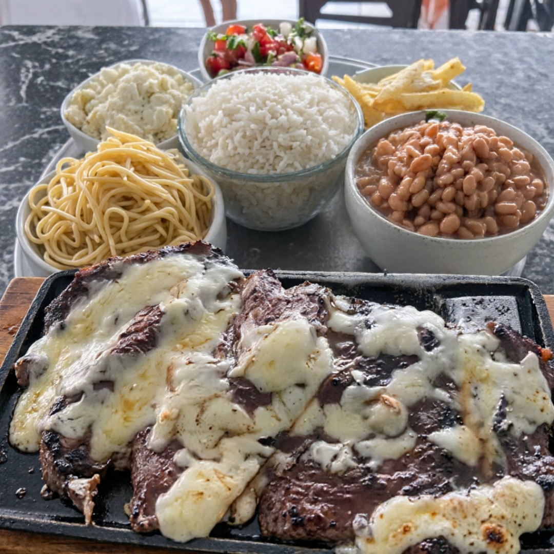 FEIJAO ARROZ MACARRAO FAROFA VINAGRETE E FRITAS