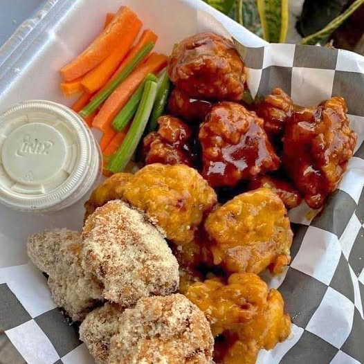 10 Boneless Porcion de Papas