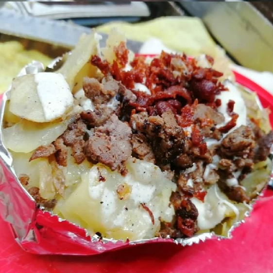 Papa Rellena de Salchicha