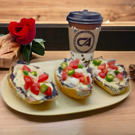 Molletes + Rosa Artificial y Café a Elegir
