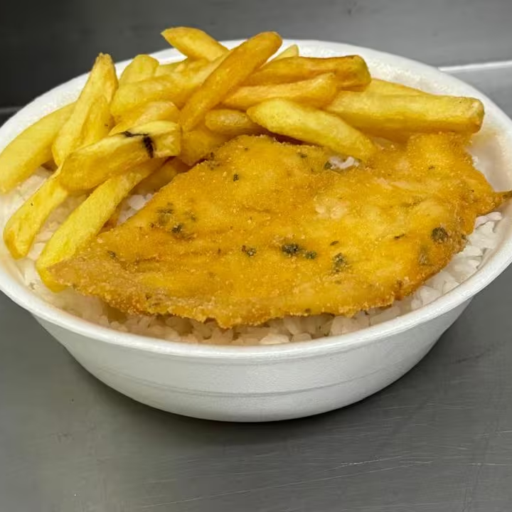 Arroz, Feijão, Frango a milanesa, Batata Frita