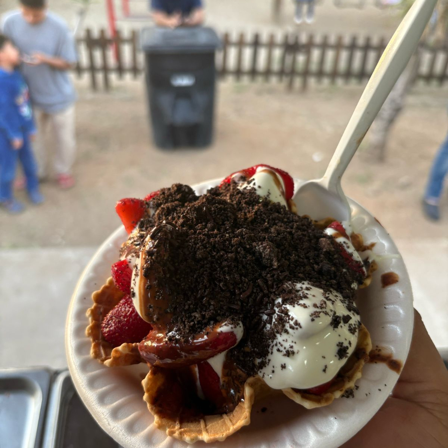 LAS FRESAS EN CANASTA
