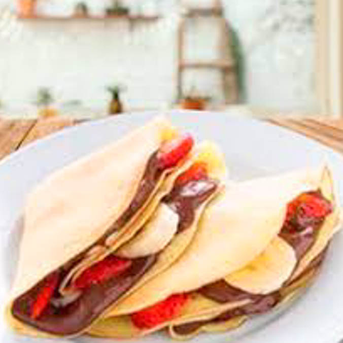 Crepe con Fresas y Plátano