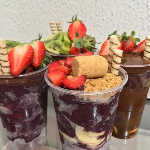 3 copos de açaí de 400 ml, cada um preparado com uma combinação deliciosa:
🥛 Leite em pó
🍫 Leite condensado
🍓 Morango
🌰 Creme de avelã
Perfeito para compartilhar com a família ou os amigos! 😍