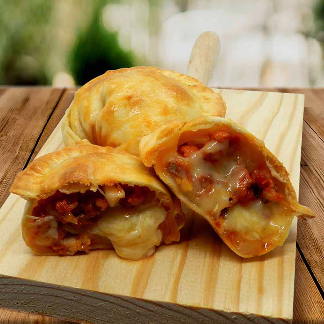 Empanada de Chorizo con Queso Oaxaca