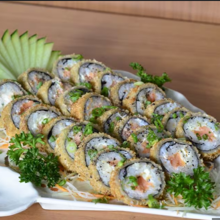Combo com 36 unidades crocantes, feito na hora com ingredientes frescos. Monte com até 5 sabores, incluindo Hot Filadélfia, Kani, Skin, Kame e Ebi (Multiplos De 6 )