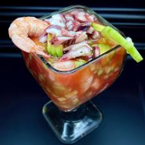 coctel de camaron y calamar grande