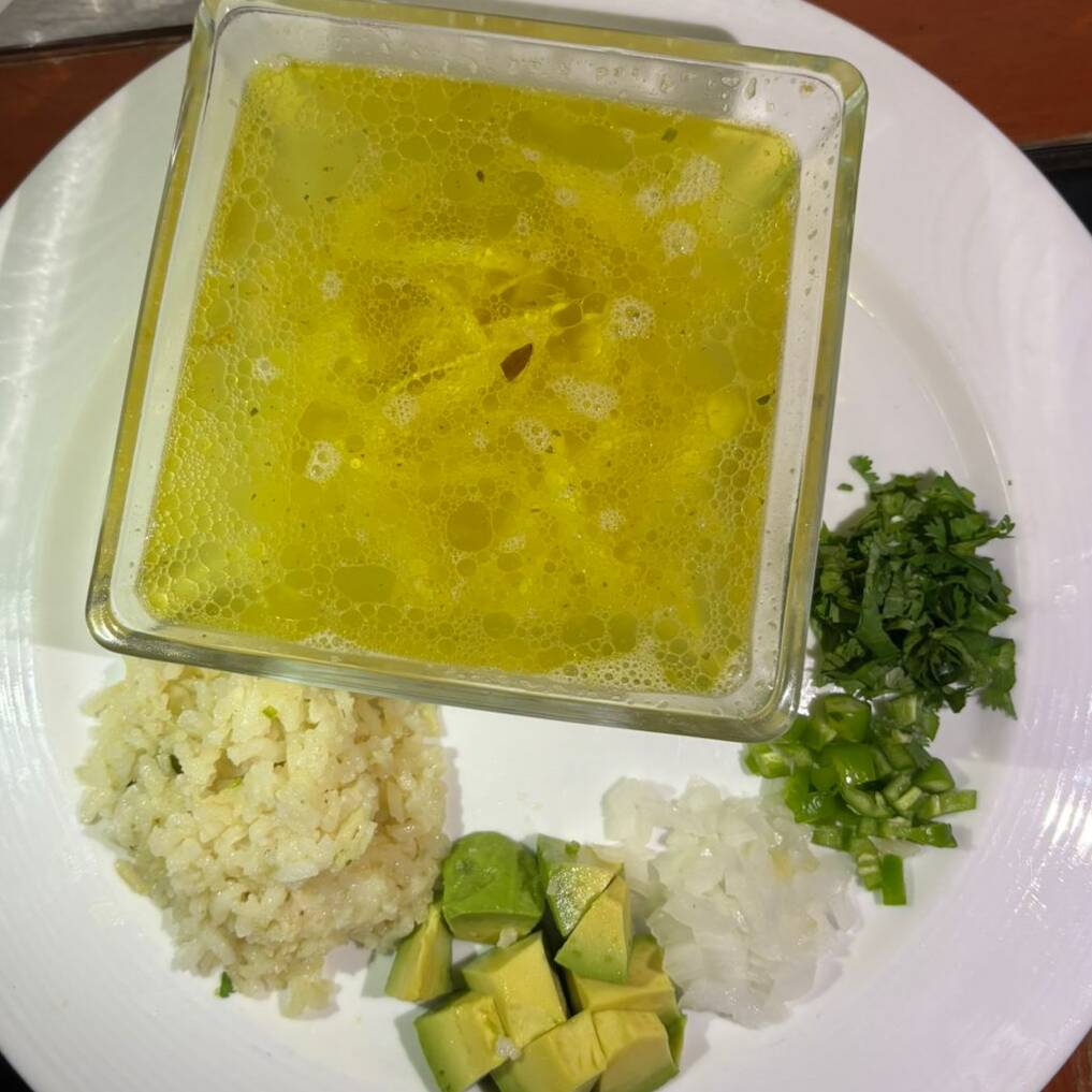 Consomé de Pollo