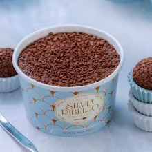 Bolo de chocolate molhadinho com brigadeiro belga. Obs. 1: não alteramos nenhum produto ou retiramos/adicionamos ingrediente. Obs. 2: produto de consumo imediato. Obs. 3: alguns produtos podem vir com vencimento do mesmo Dia.