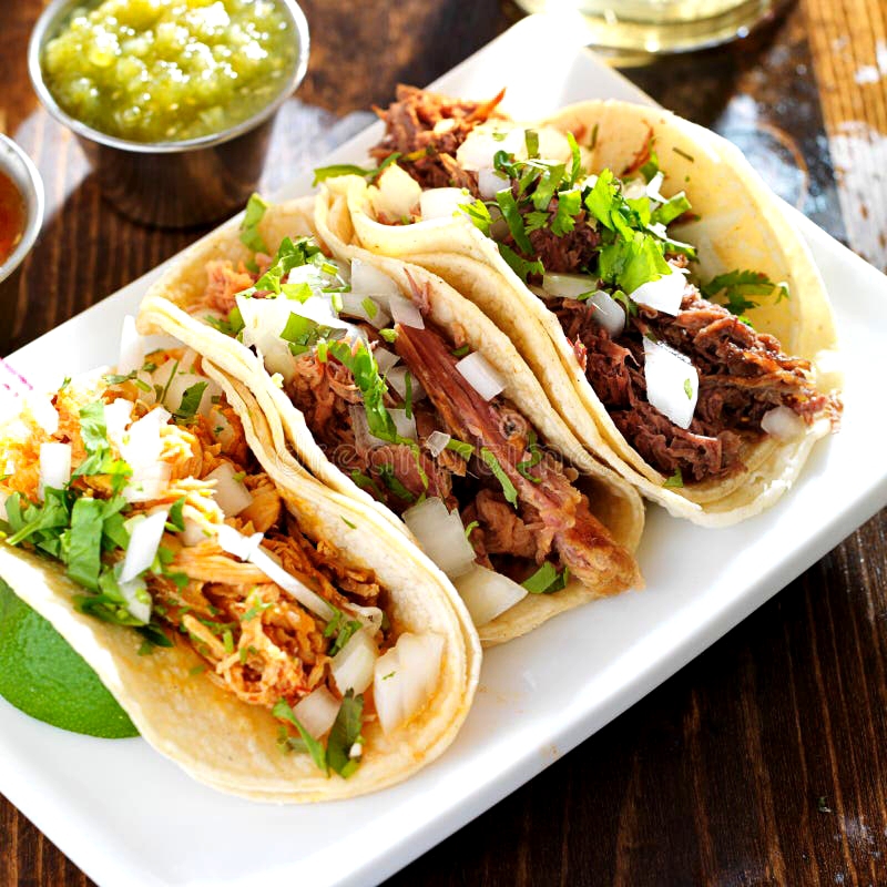 3 TACOS DE BIRRIA