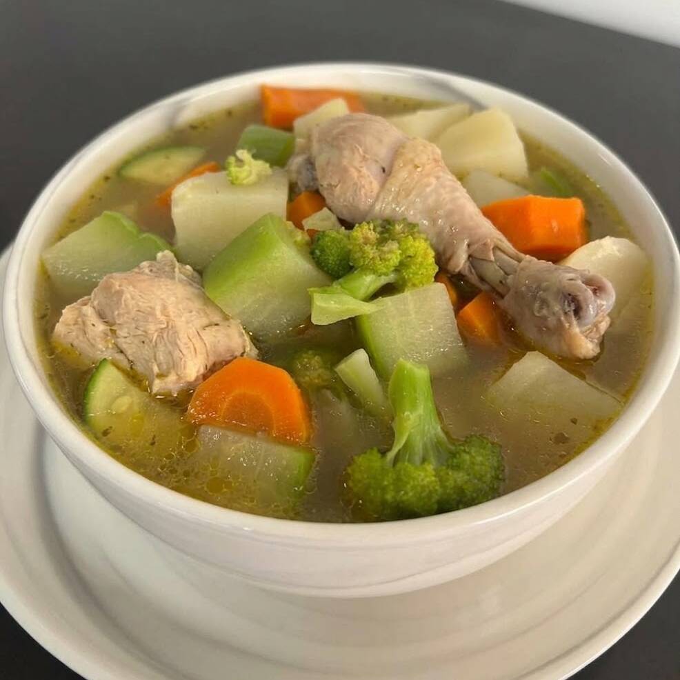Caldo de Pollo