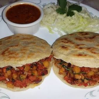 Bocoles con Carne