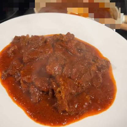 Bistec En Salsa Roja