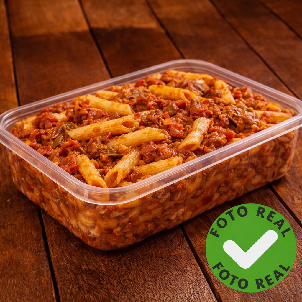 Penne Frango e Calabresa (Molho Branco) Nosso penne super cremoso! Acompanha frango desfiado e calabresa picadinha em um molho branco de dar água na boca. Bem servido e suculento.
