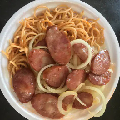 Arroz, feijão, macarrão e Farofa.
