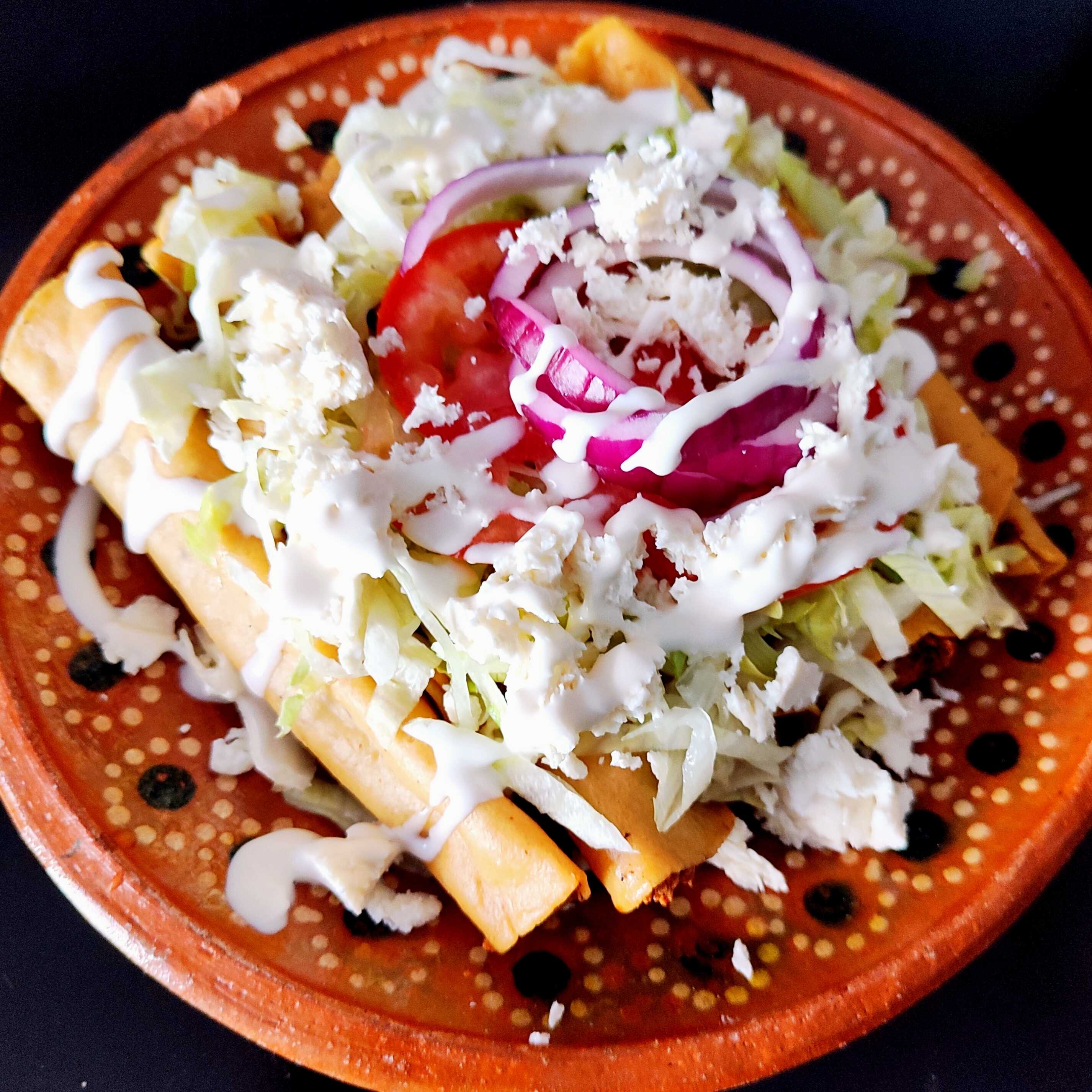 Tacos Dorados de Pollo 6pz