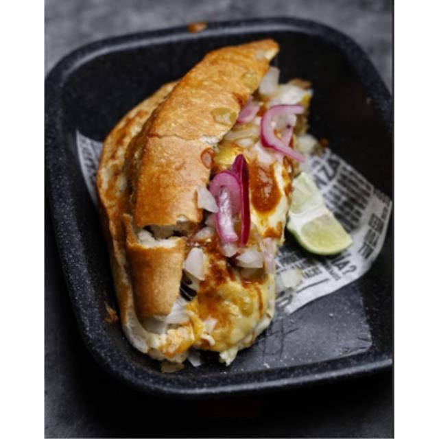 COMBO TORTA BIRRIA CON QUESO + COCA COLA ORIGINAL