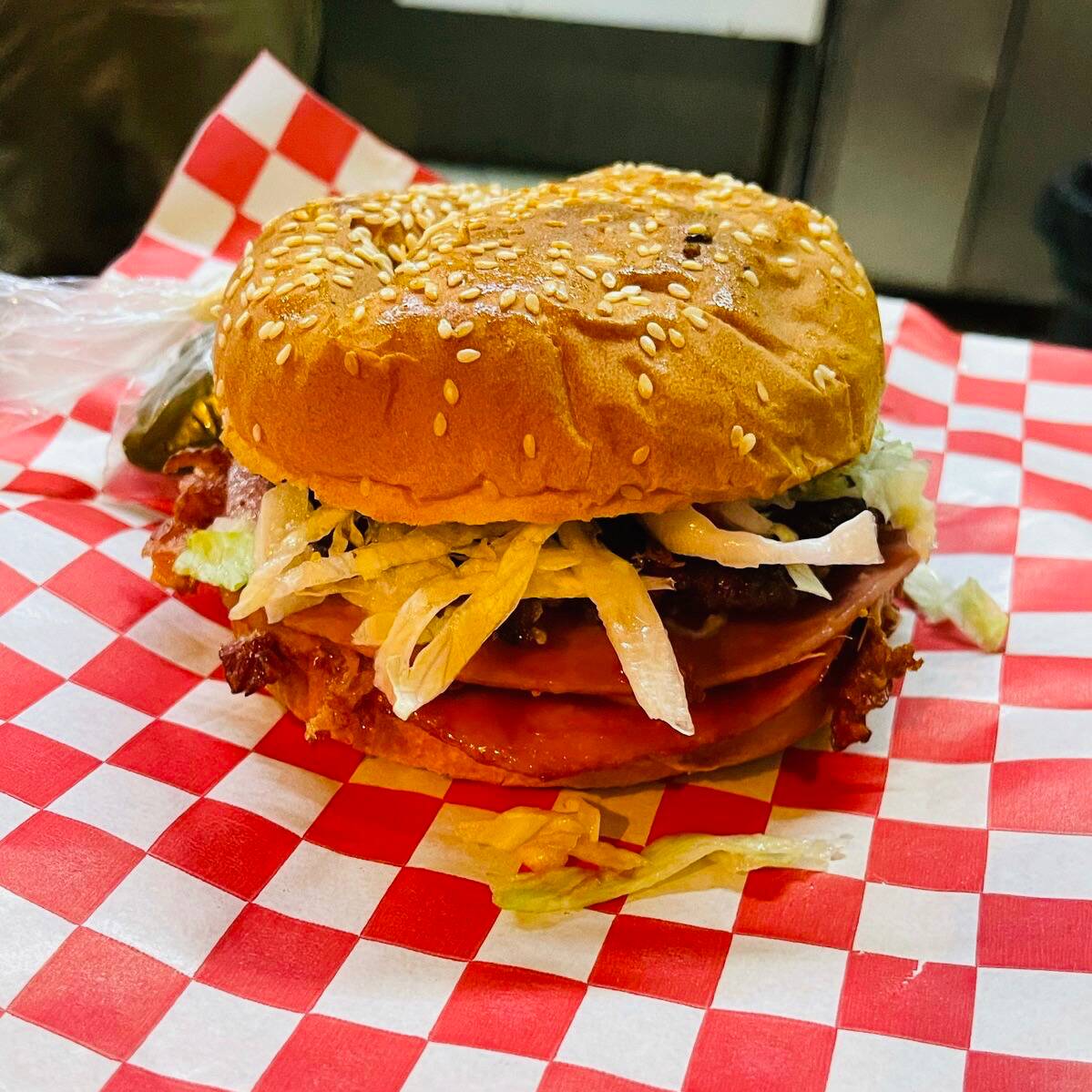 2 Trompo Burguer y 1 Pepsi 1.5 L