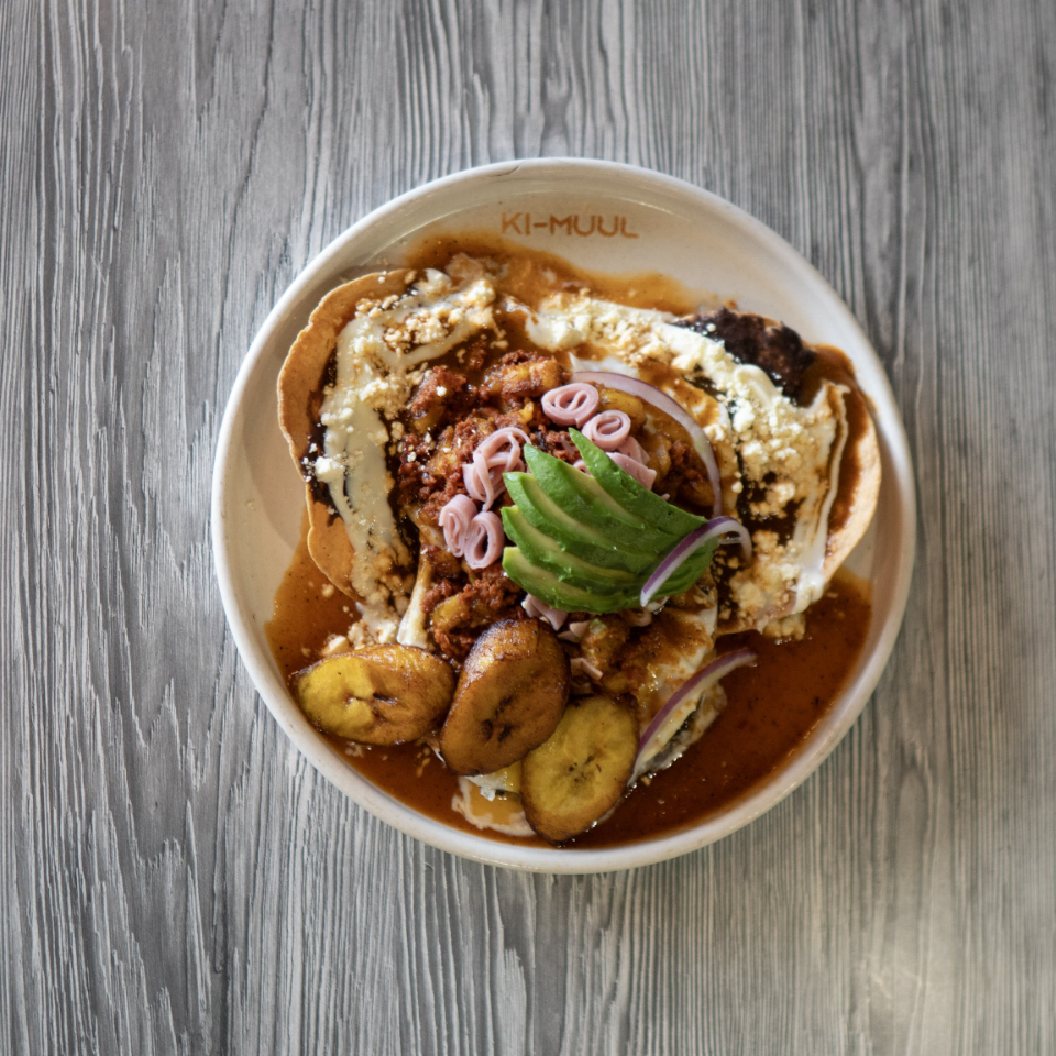 Huevos Motulenos