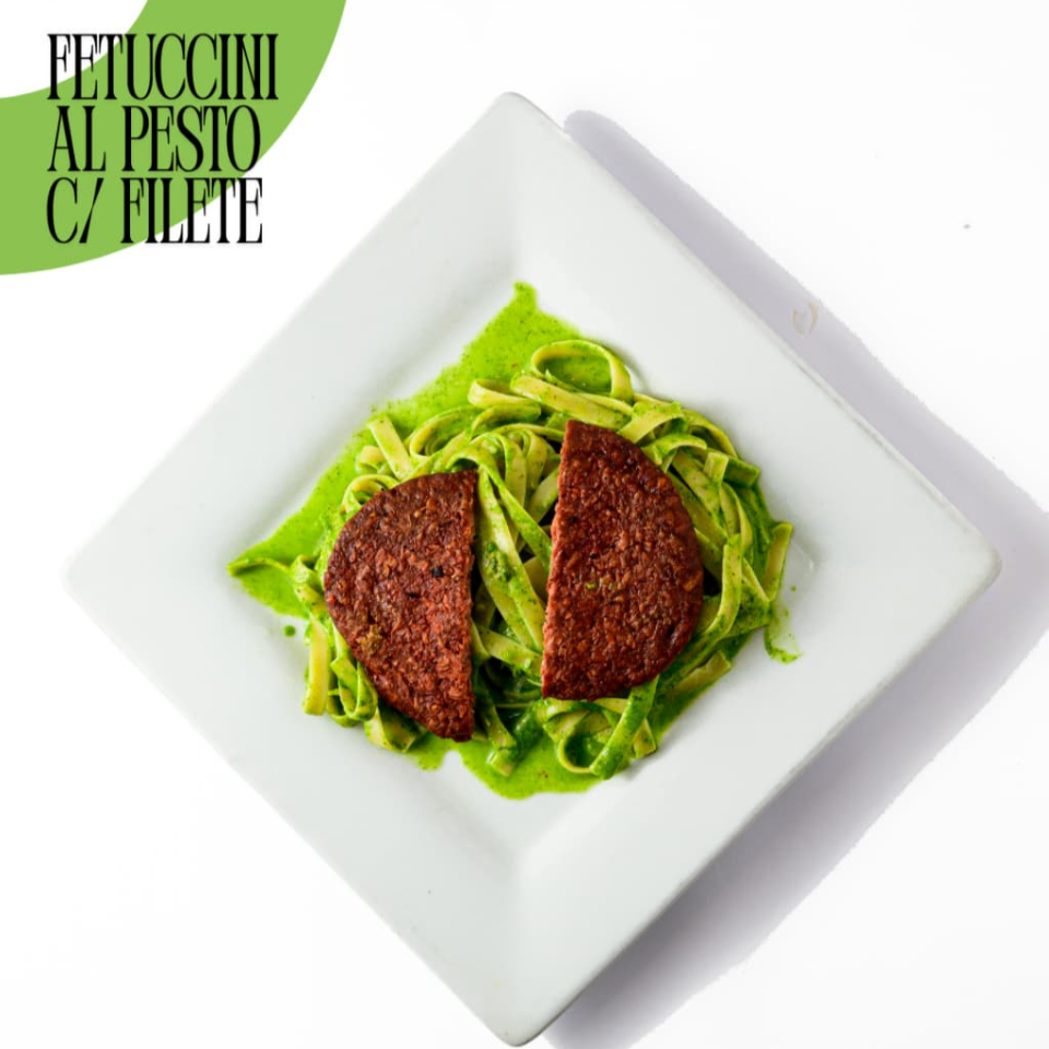 Fetuccini al Pesto con Filete