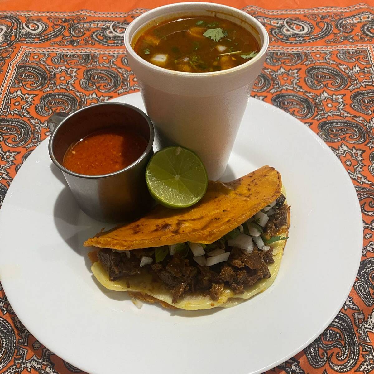 Quesabirria de Maíz (Tortilla Hecha a Mano)