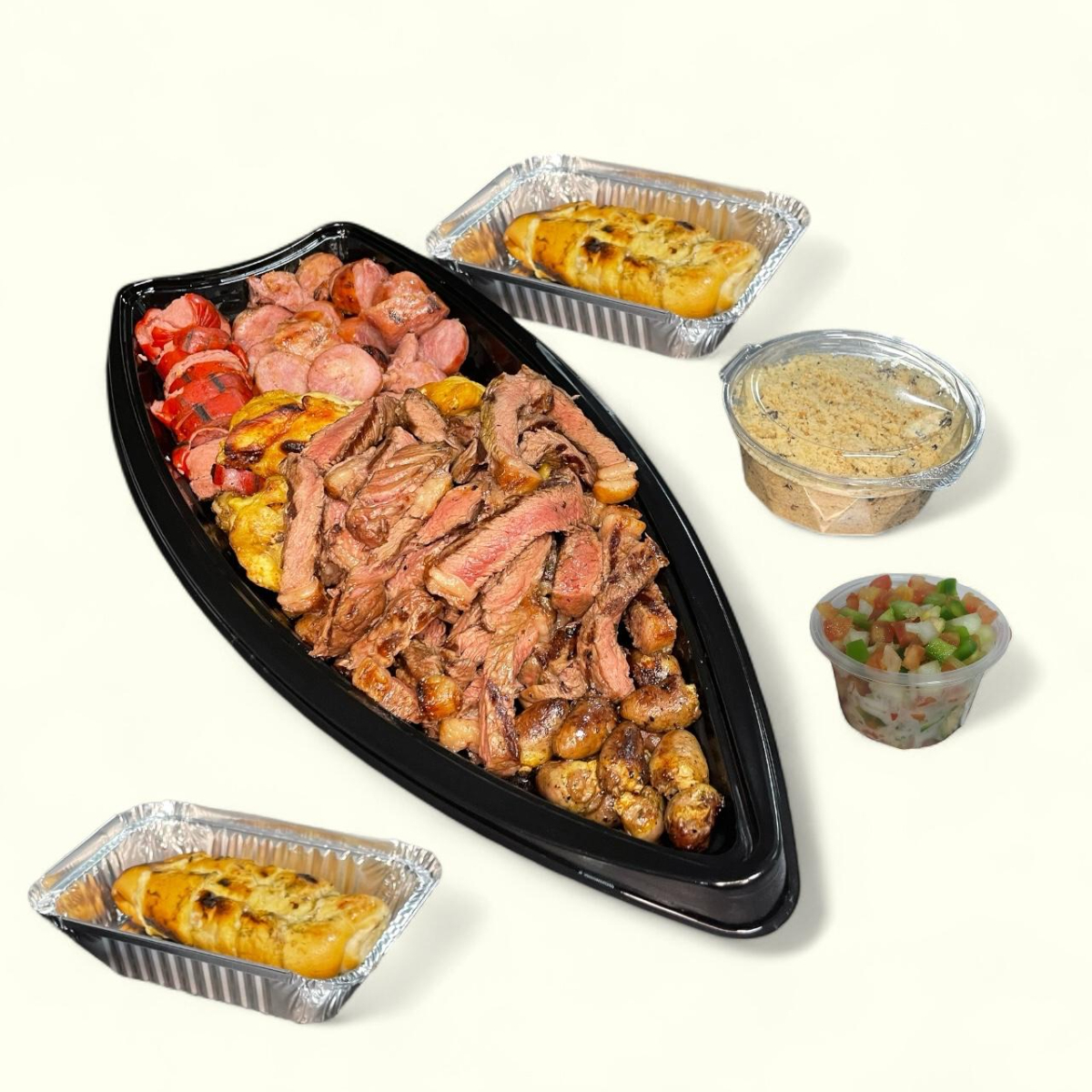 A opção ideal para até 4 pessoas. Uma seleção de carnes nobres grelhadas na brasa, incluindo carne, coração, linguiça, drumet e salsichão. Servidas com uma porção de farofa caseira, uma porção de molho a campanha e dois pães de alho. O verdadeiro sabor do churrasco!