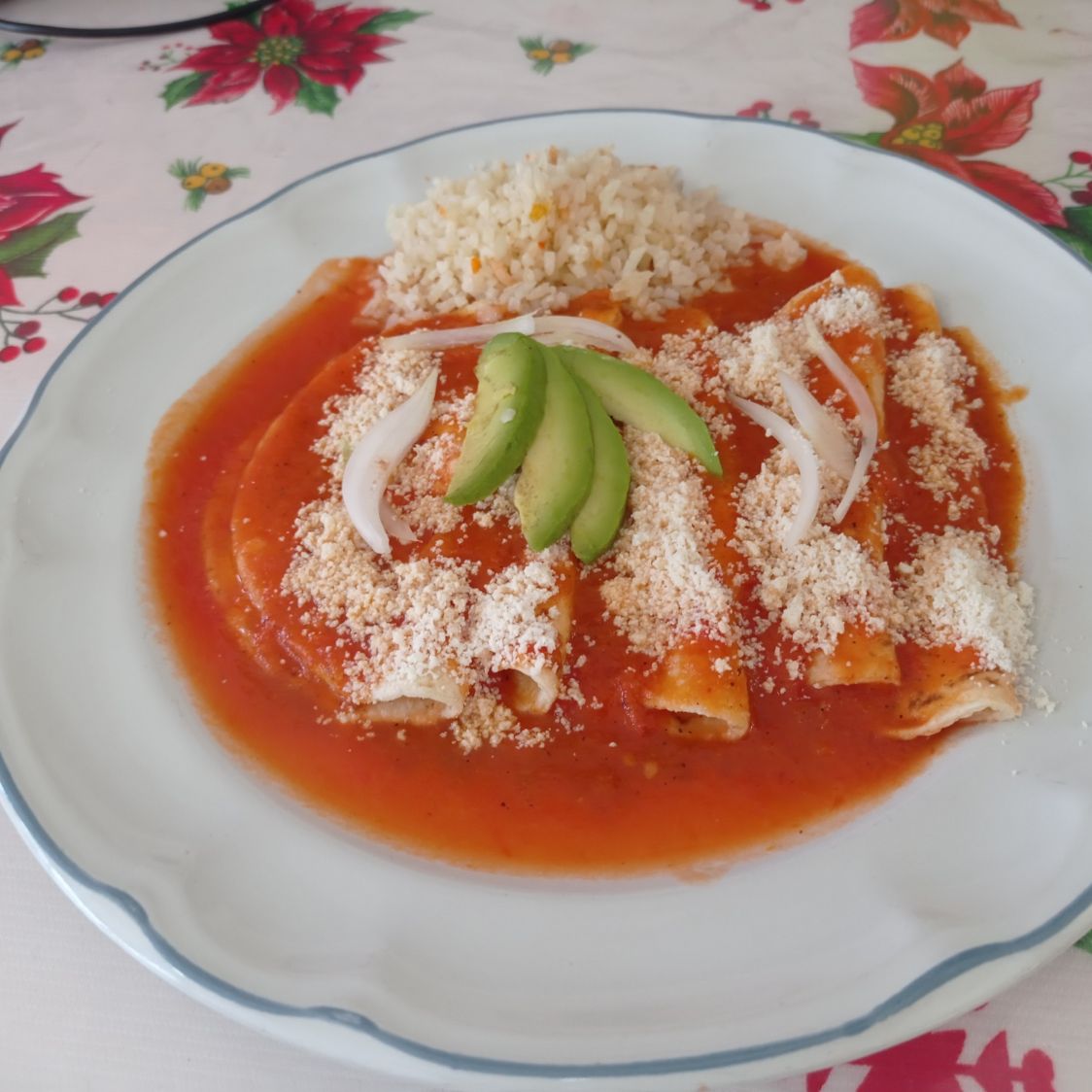 Entomatadas o Enfrijoladas con Pollo