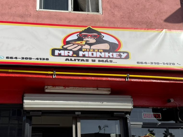 MR.MONKEY PIZZA