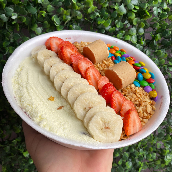 O tamanho ideal para sua fome! Monte do seu jeito escolhendo até 5 toppings deliciosos. 💜✨️