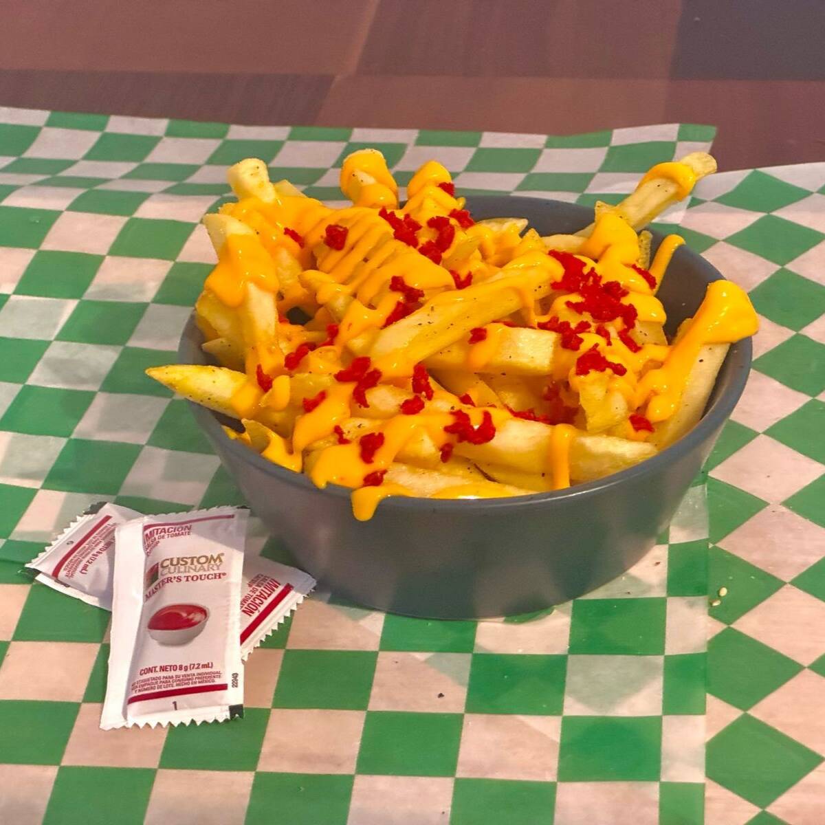Papas con Queso y Tocino