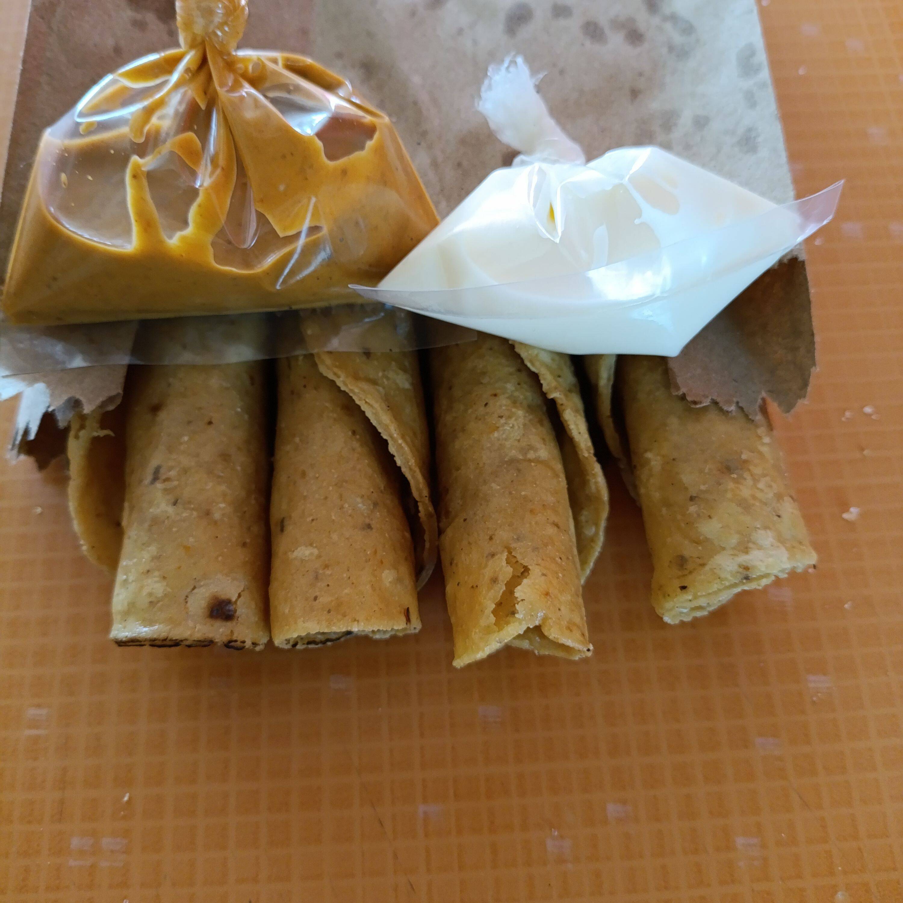 Tacos dorados