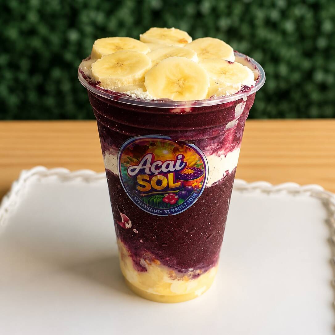 Açaí 500ml batido na hora, extra cremoso. Já vai com leite em pó, leite condensado, granola e banana.