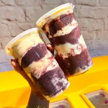 Muuito Creme de Ninho, granola e leite em pó. ( PARA ADICIONAL EXTRA É NECESSÁRIO ADICIONAR PARA O PRIMEIRO E SEGUNDO COPO!
Creme de ninho ORIGINAL DO JÃO, é até falta de educação de tão bão 😋😋😋😋