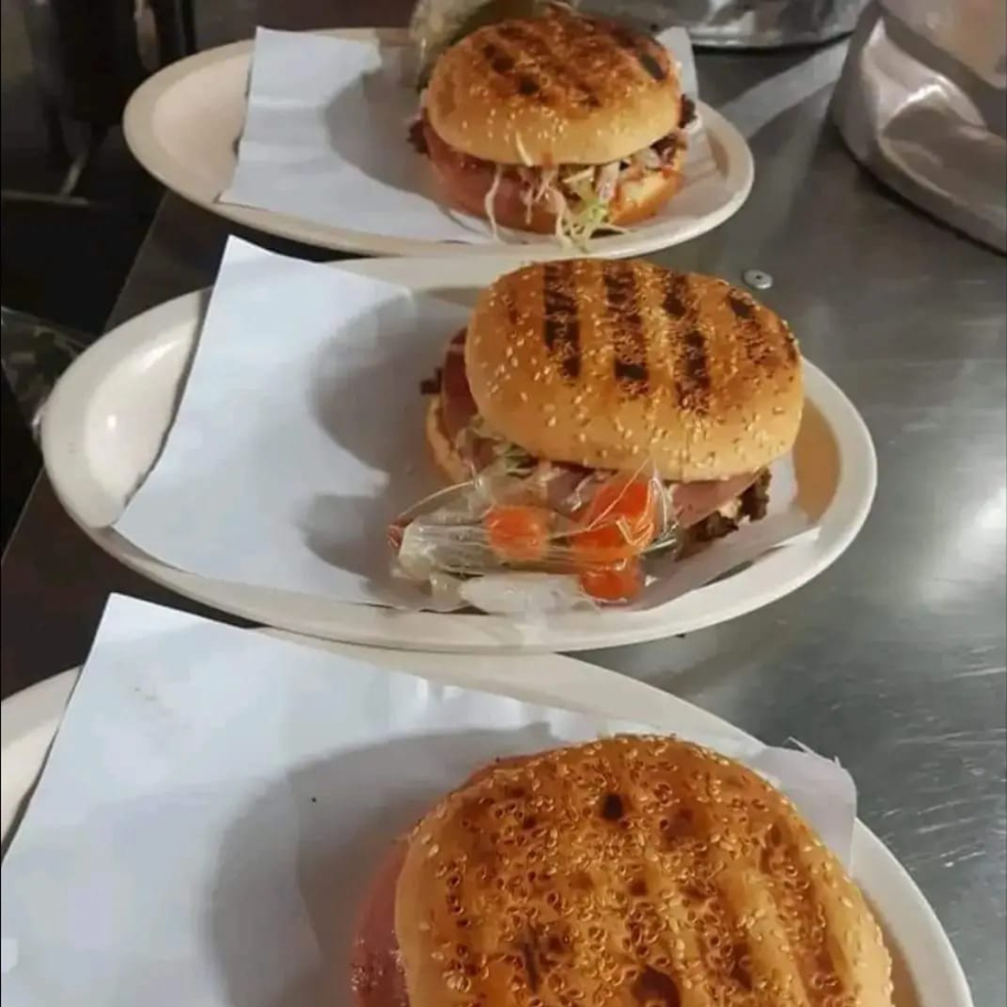 HAMBURGUESA MIXTA