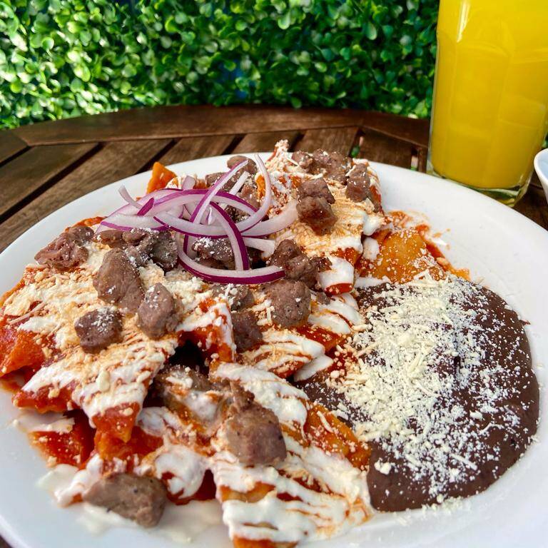 2 Chilaquiles Ejecutivos